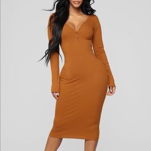 Midi dress 👗- Fashion Nova💕